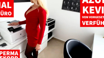 AZUBI Kevin von VORGESETZTER verführt | SO wickelt eine MILF Bubis um den Finger! SpermaREKORDFresse