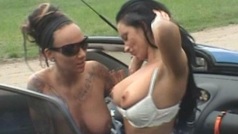 Cabrio, Tattoo  geile Fotzen Lesbo mit Kittycore