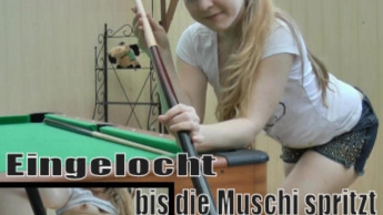 Eingelocht ! Bis die Muschi spritzt :D