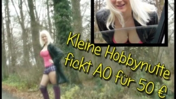 Kleine Hobbynutte fickt AO für 50€