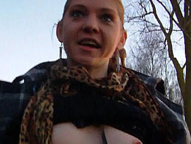 Sonntags-Blowjob in nur 52 sek. Outdoor