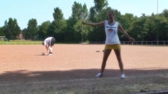 *blondehexe auf dem Fußballplatz*PUBLIC*gg*