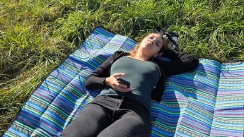 SOMMER – SONNE – FICKEN! Heißes Outdoor-Video voller Lust, Spontanität und Leidenschaft!