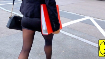 PERVERSE AO Büroschlampe PUBLIC in ALLE LÖCHER gefickt | DRECKIG vor dem PRAKTIKANTEN abgepisst…