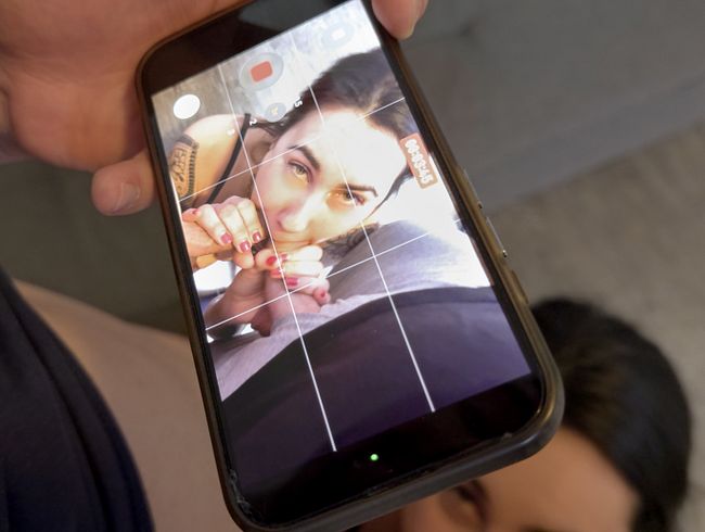 PRIVATES Handyvideo. Von Stiefbruder und –Daddy die ganze NACHT & am nächsten MORGEN weiter BENUTZT!